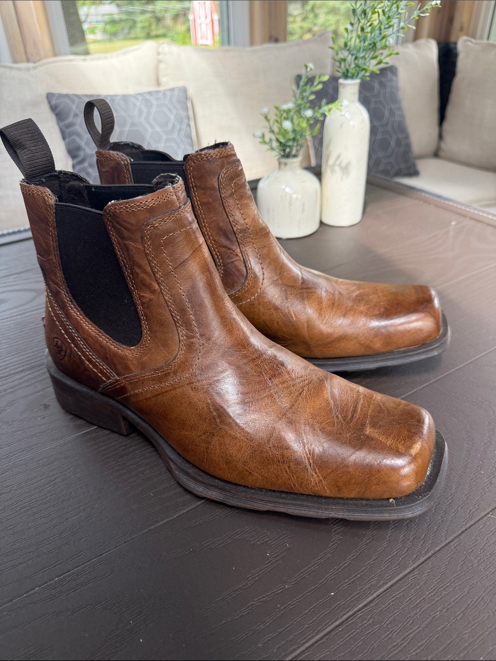 Ariat Men's Chestnut Brown Leather Chukka Boots